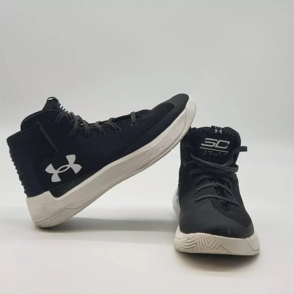 Under Armour Wardell Sc Boy’s Basketball Athletic shoes Size 5.5Y #1295998-001 - Picture 2 of 12
